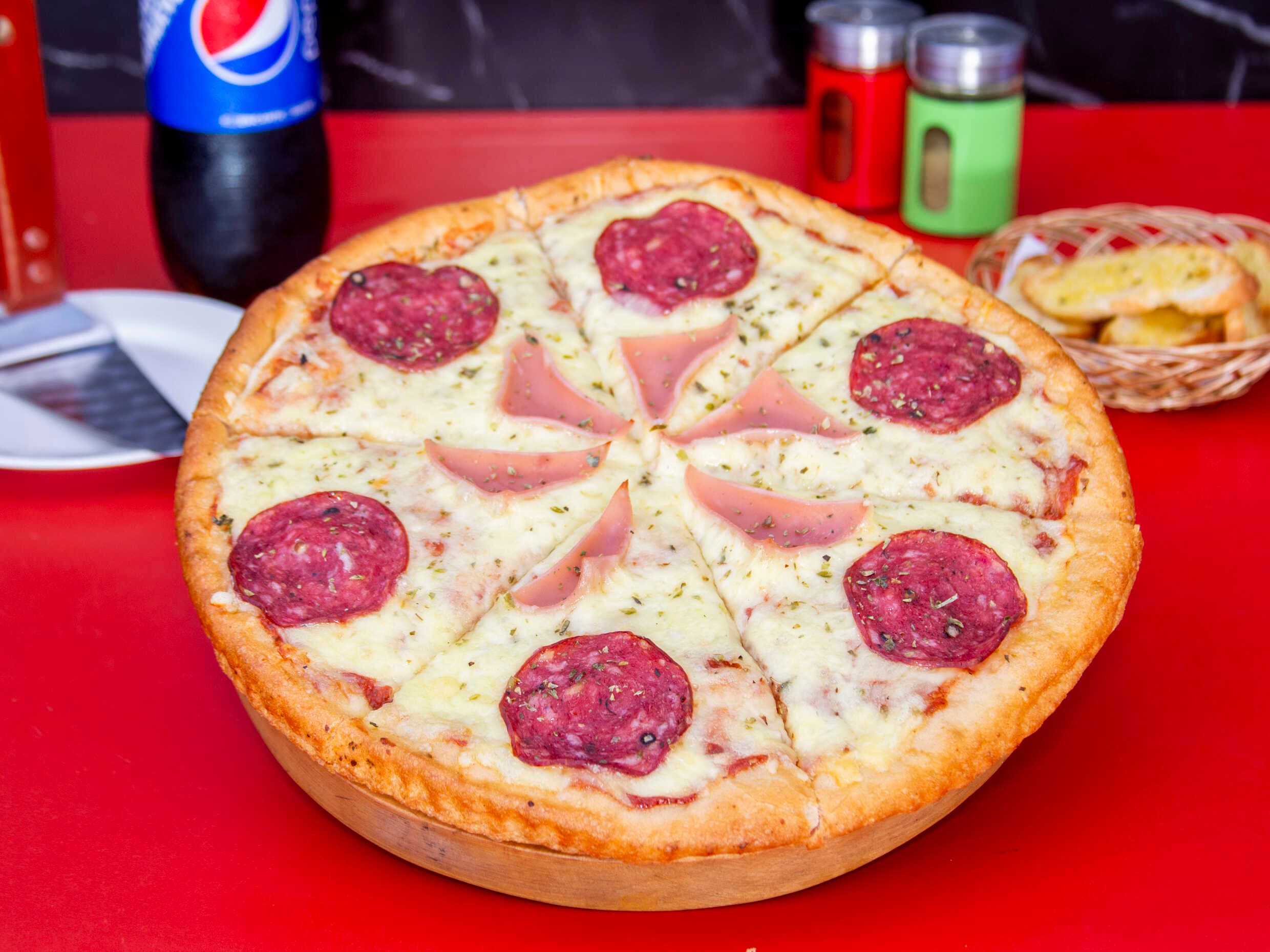 Combo : Pizza Americana + Gaseosa Jumbo + Pan ajo