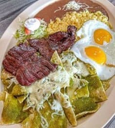 Chilaquiles con Proteína