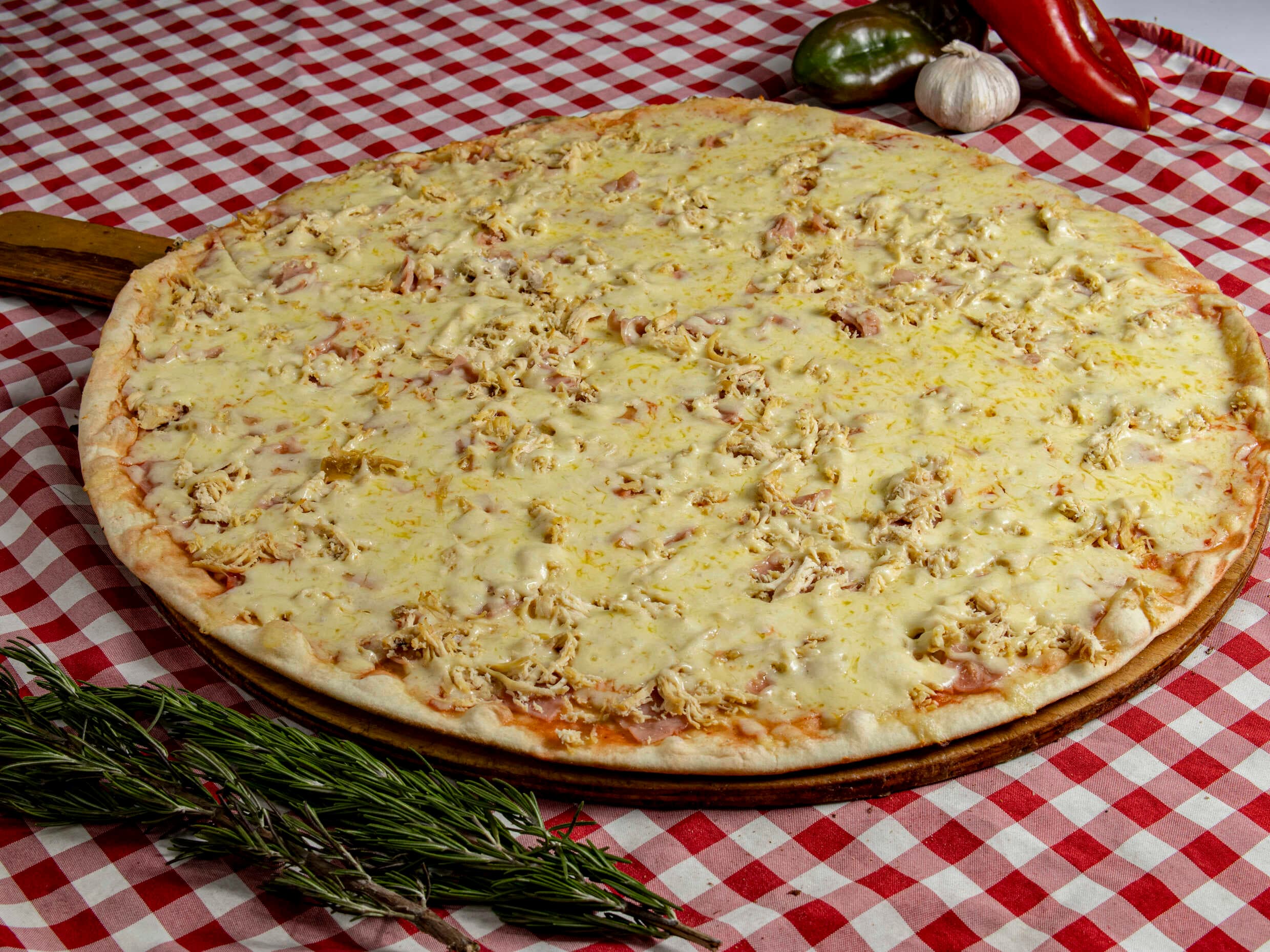 Pizza Jamón y Pollo Grande