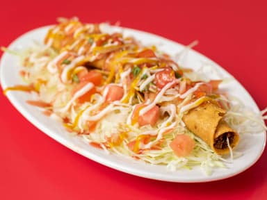 1 Taco de carne con Repollo + 1 papa peq regalia