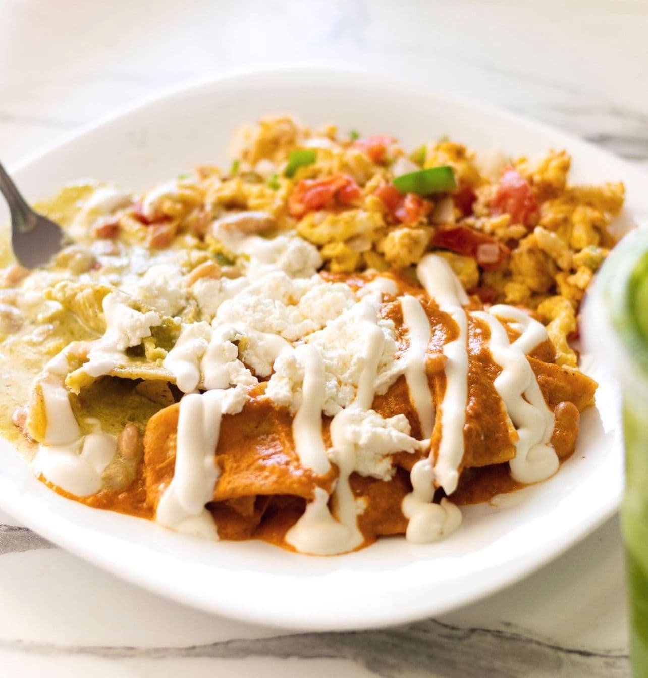 2 Huevos con 1 ingrediente y chilaquiles