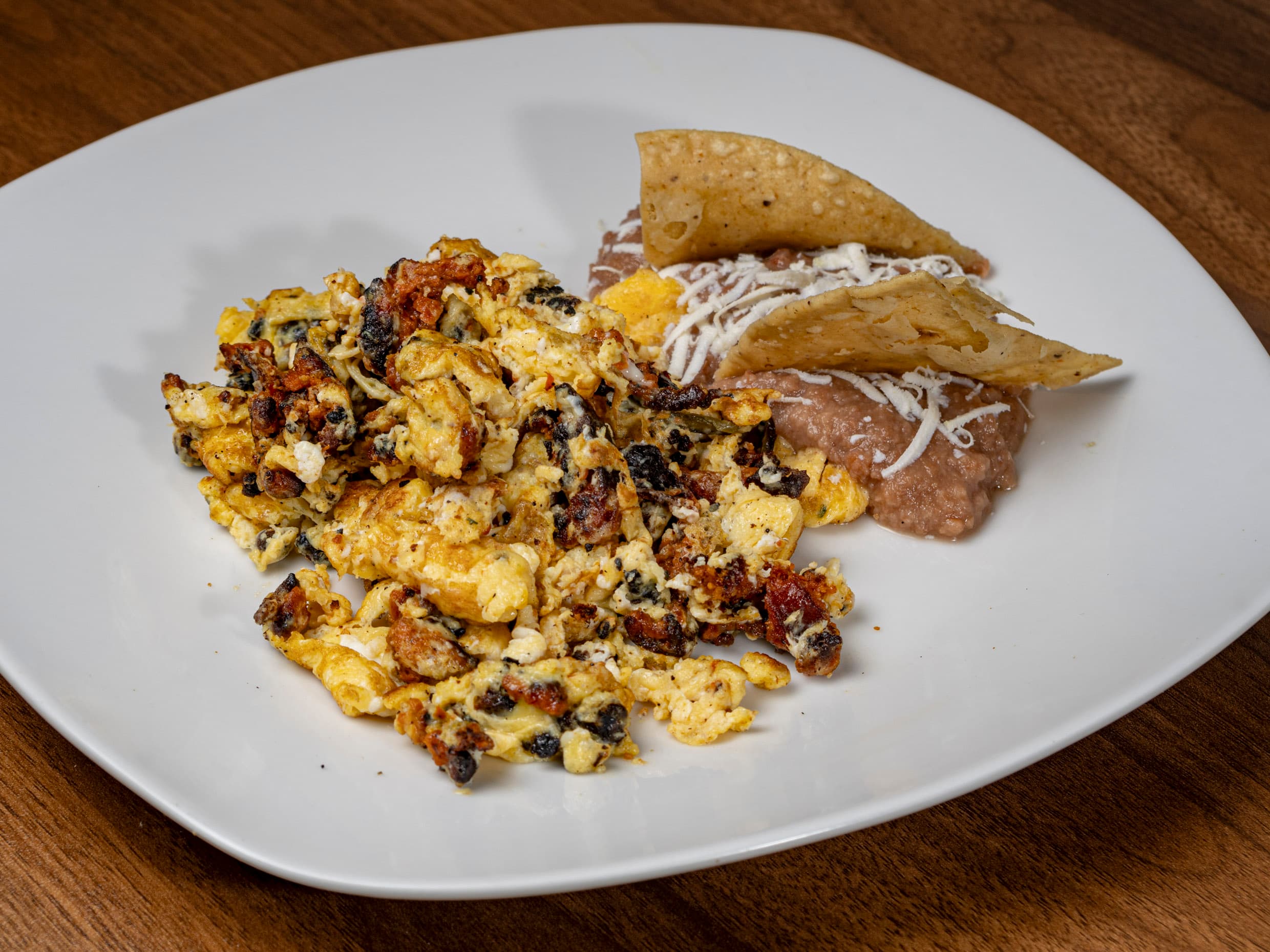 Huevos con Longaniza