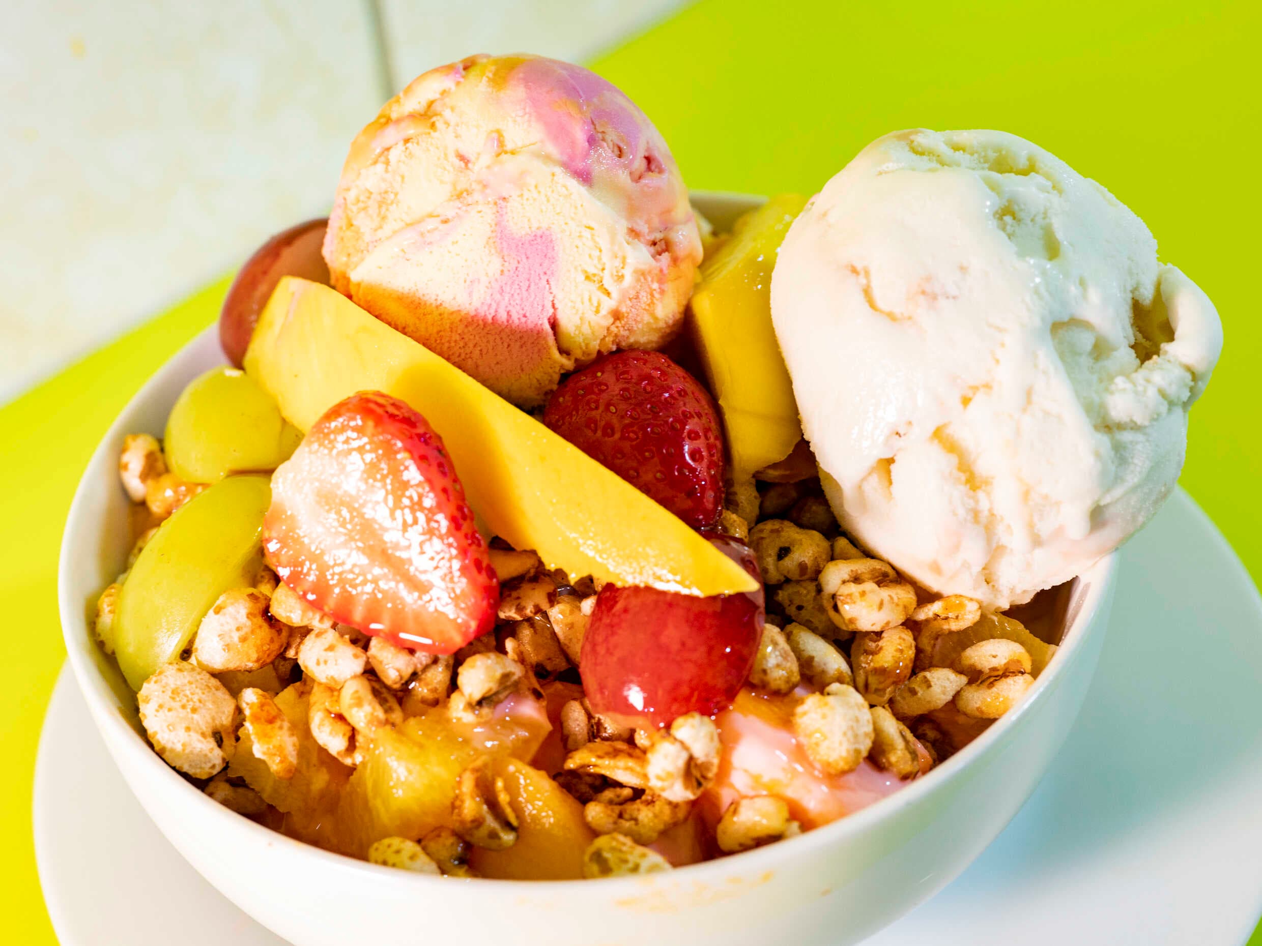 Ensalada de Fruta Reyna del Sur + Jugo de Fresa