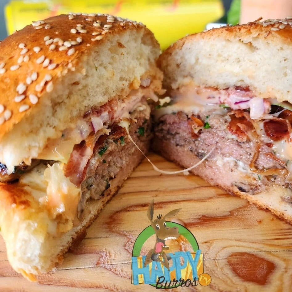 Hamburguesa Doble con Papas y Té de Jasmín