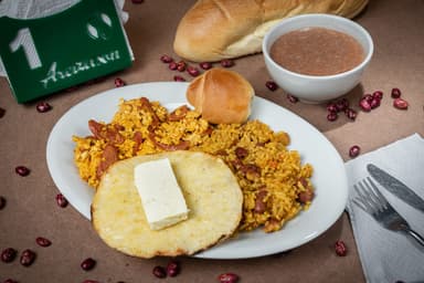 Desayuno Calentado con Huevos Rancheros