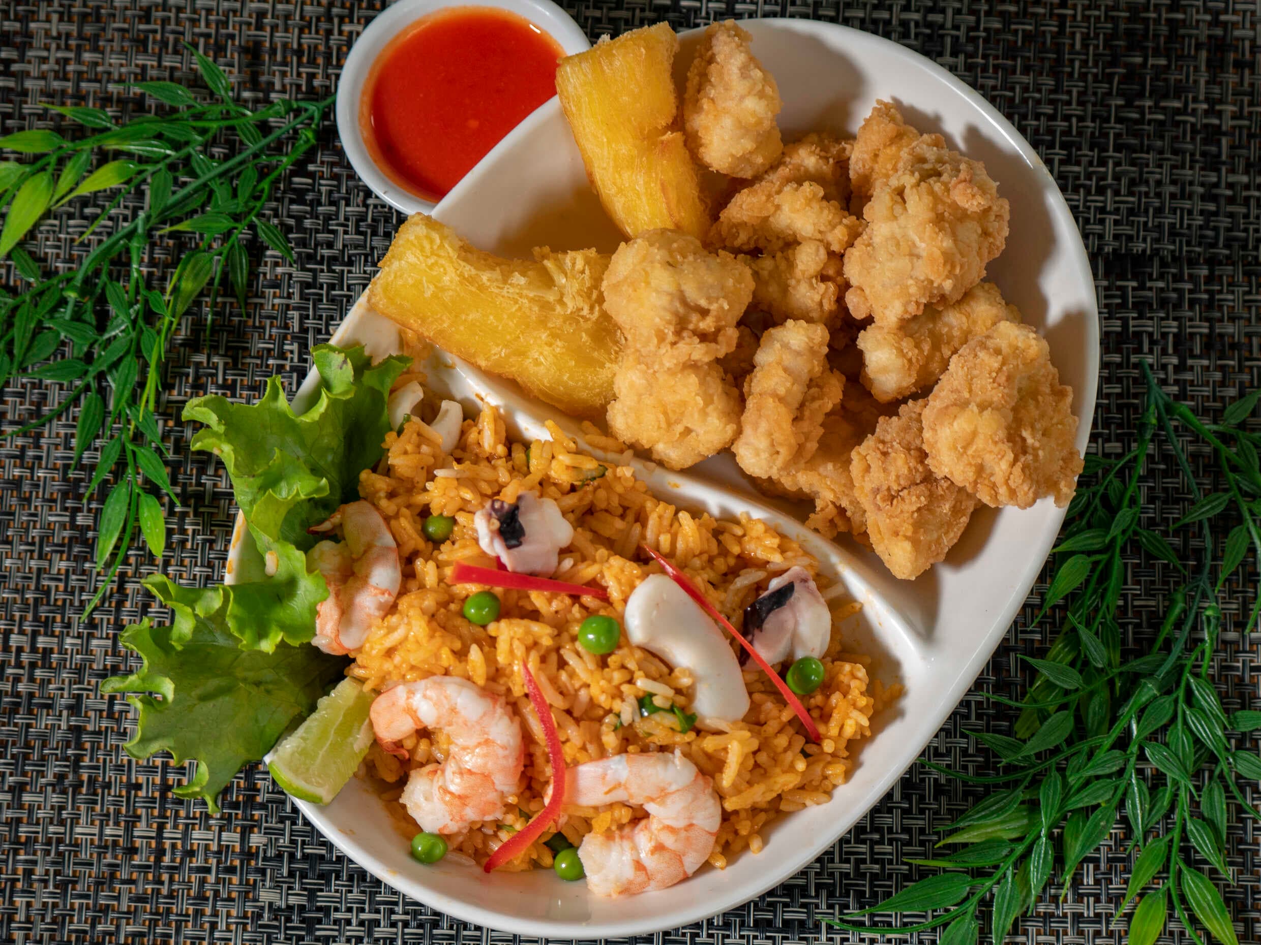 Arroz con Mariscos más Chicharrón de Pescado