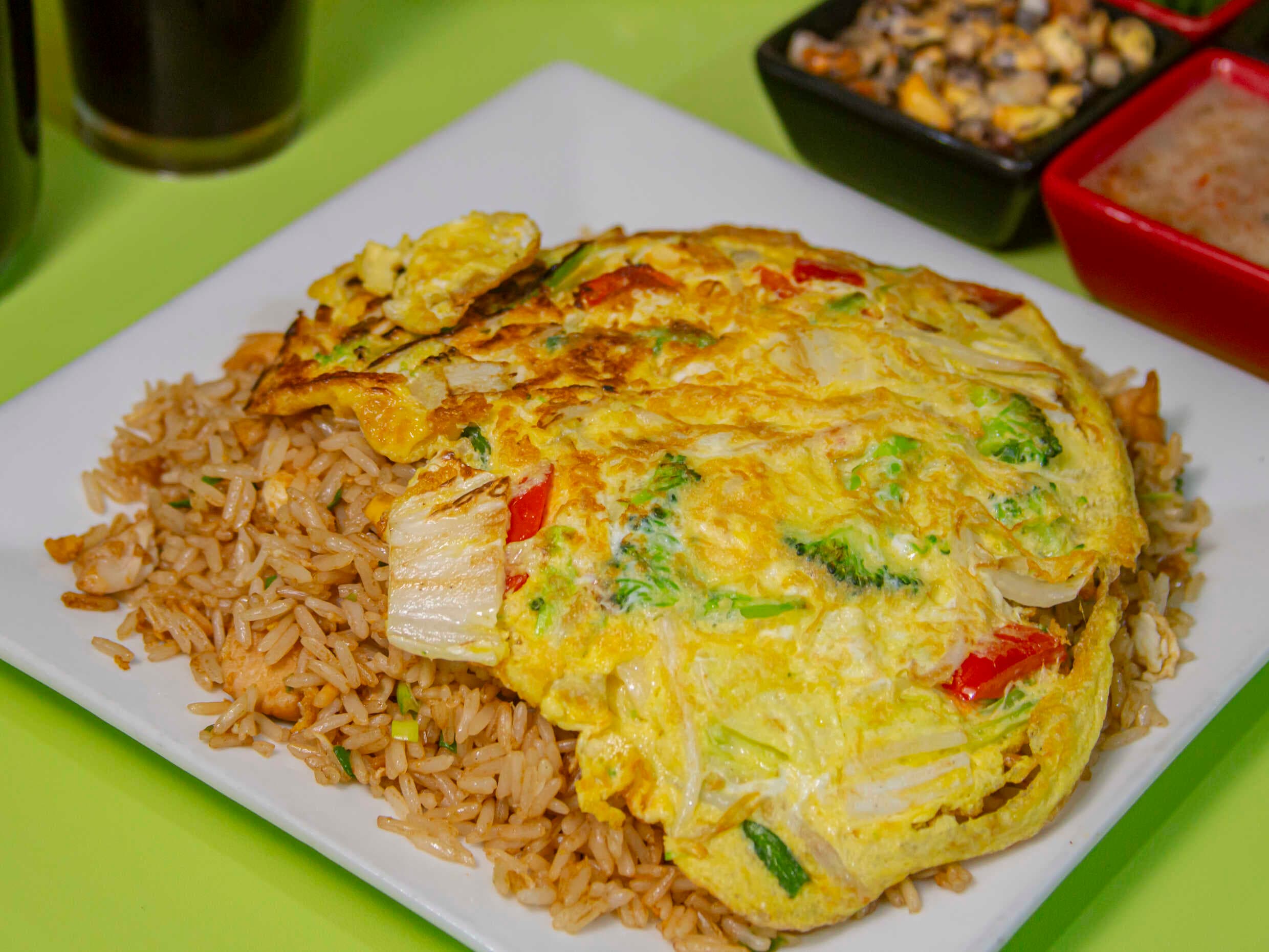 Arroz chaufa con tortilla