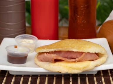 Arepa Queso Jamón