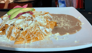 - Chilaquiles Rojos Sencillos