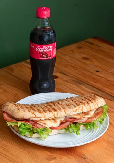 COMBO Sandwich Jamon Ahumado 24cm + Coca Cola 400