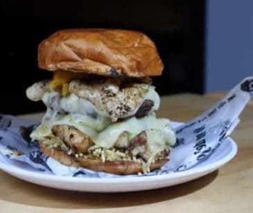 Combo La Bestia Doble Pollo + papas