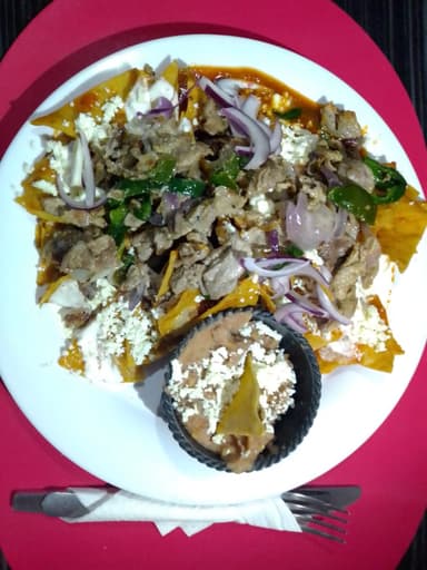 Chilaquiles con Arrachera
