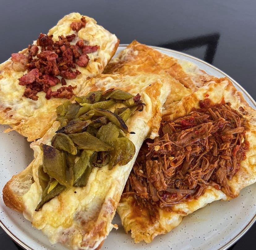 Molletes con Rajas 2 Piezas