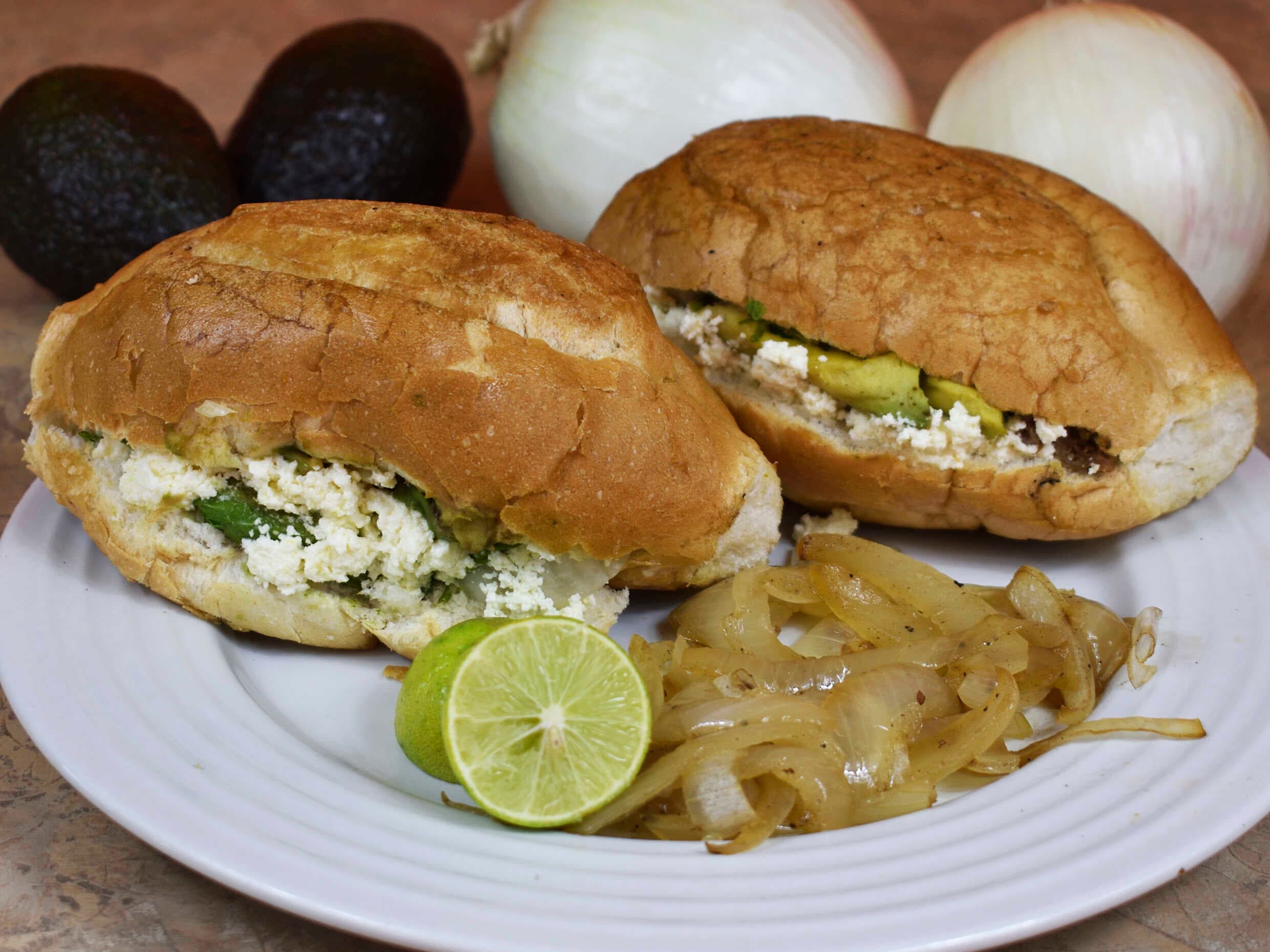 2 Tortas de Bistec