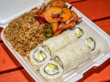 Sushi con Arroz y Guiso de Camaron