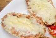 Molletes con Queso