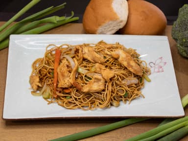 Chop Suey con Pollo y Verduras.