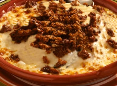 Queso Fundido con Chorizo