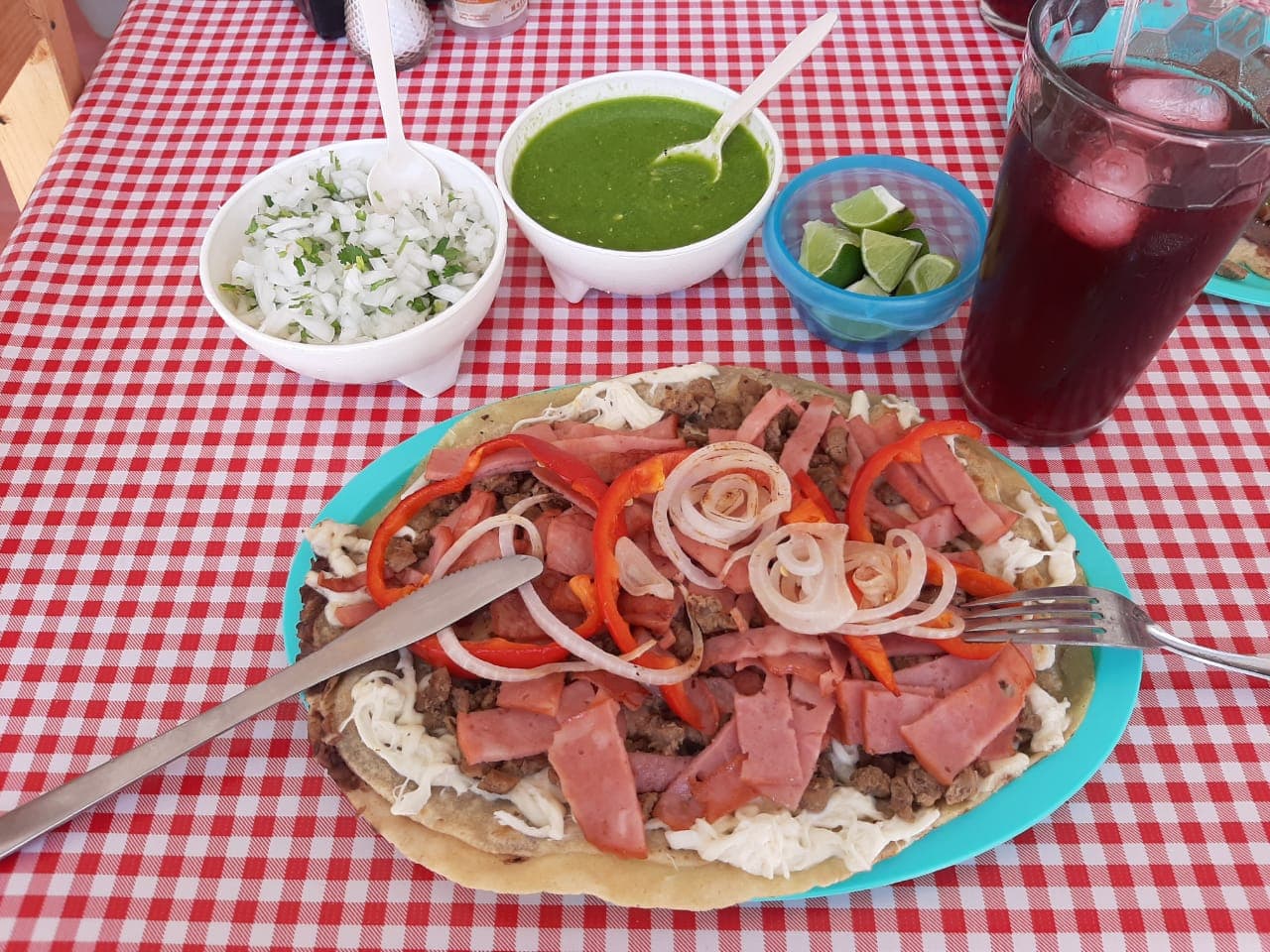 Huarache de Papas con Chorizo