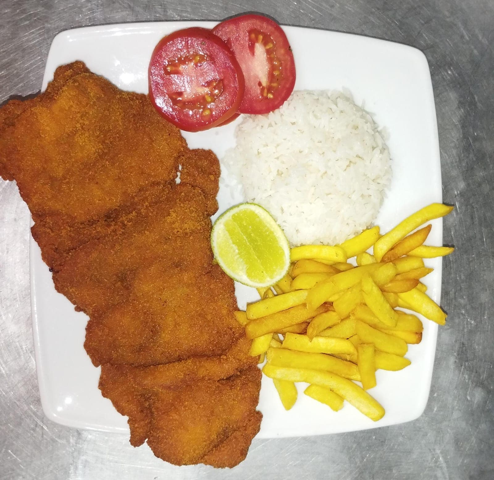 Combo Chuleta de Pollo 200 g más Agua de Panela