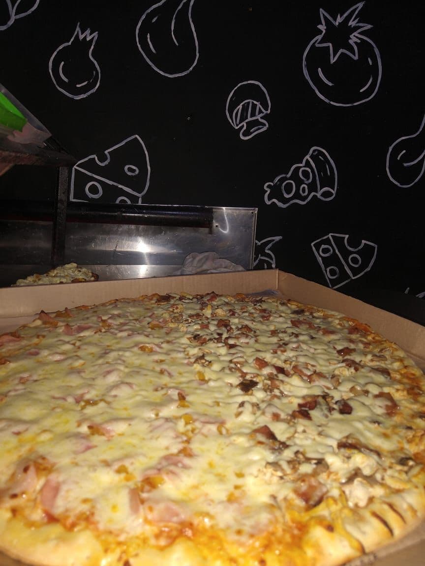 Pizza Jamón y Pollo