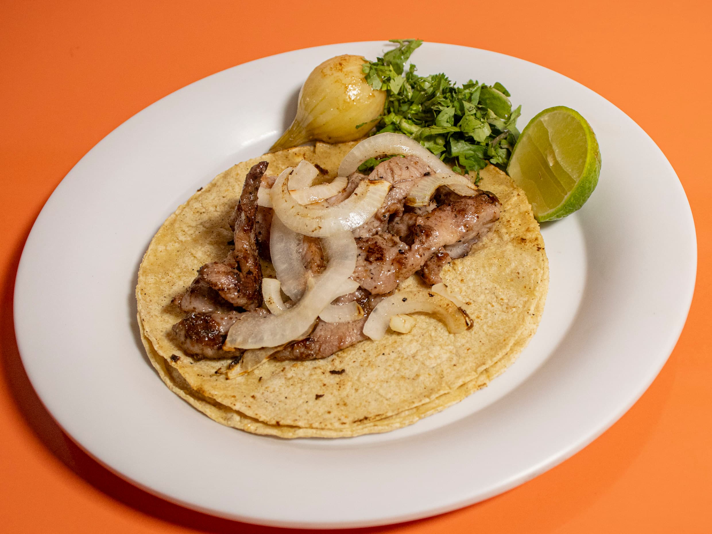 Taco de Arrachera en Tortilla Grande