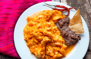 Combo Huevos al Gusto + Molletes