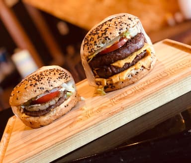 Hamburguesa Especial Grande (imagen ilustrativa)