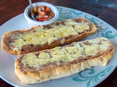 Mollete a la Mexicana