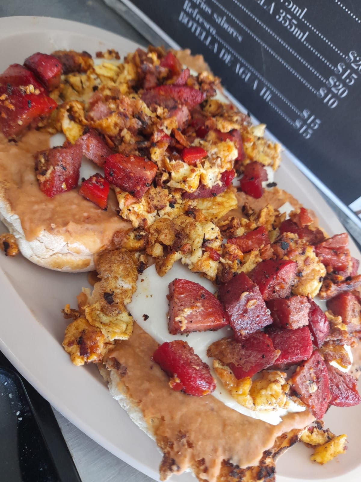 Molletes Los del Huevon