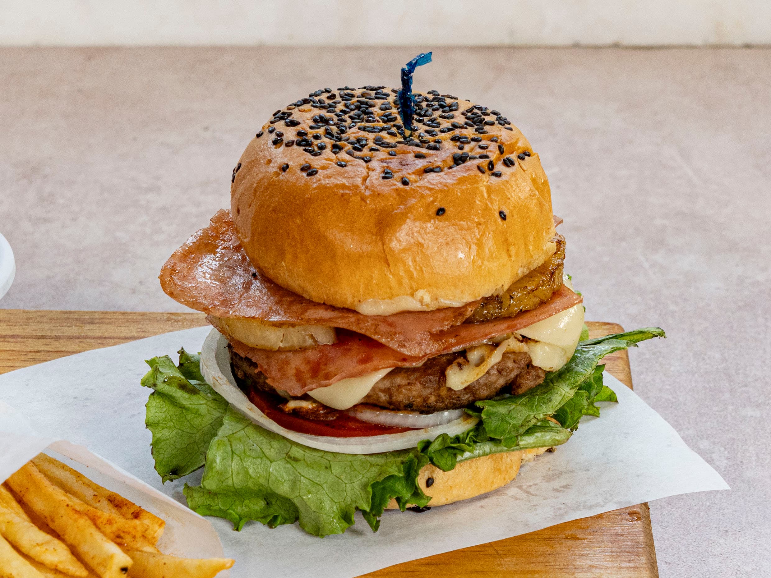 Hamburguesa Aloha + Papas