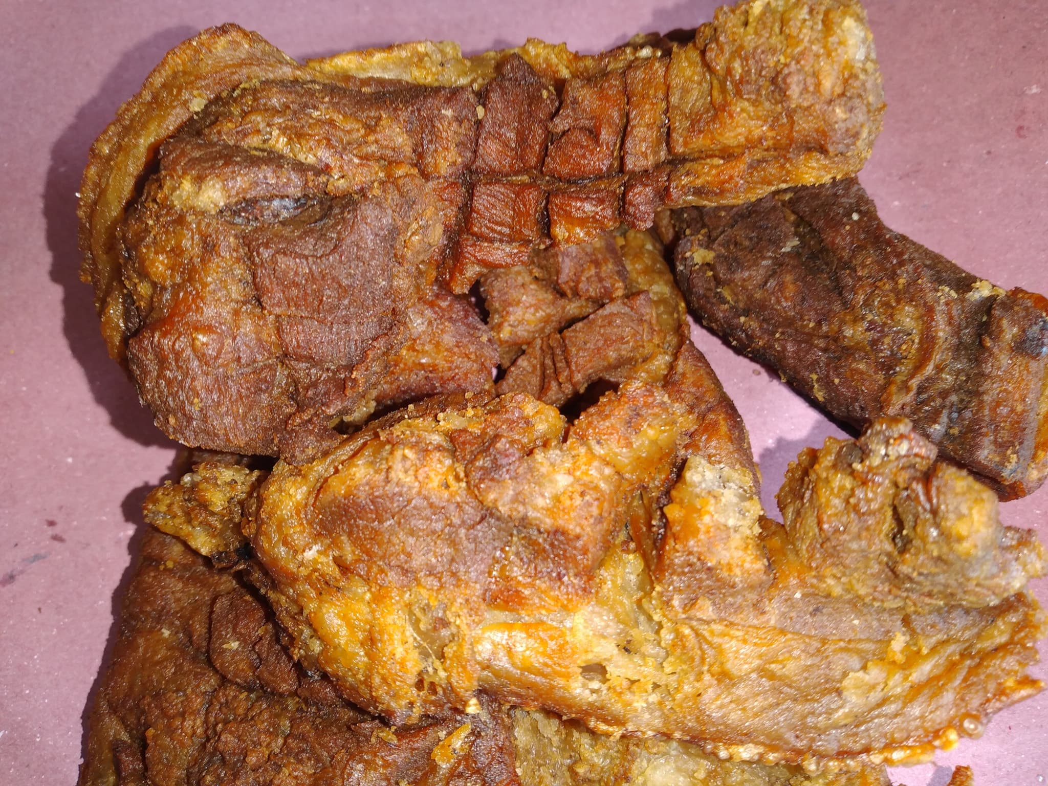 1/4 Castakan chicharrón con carne