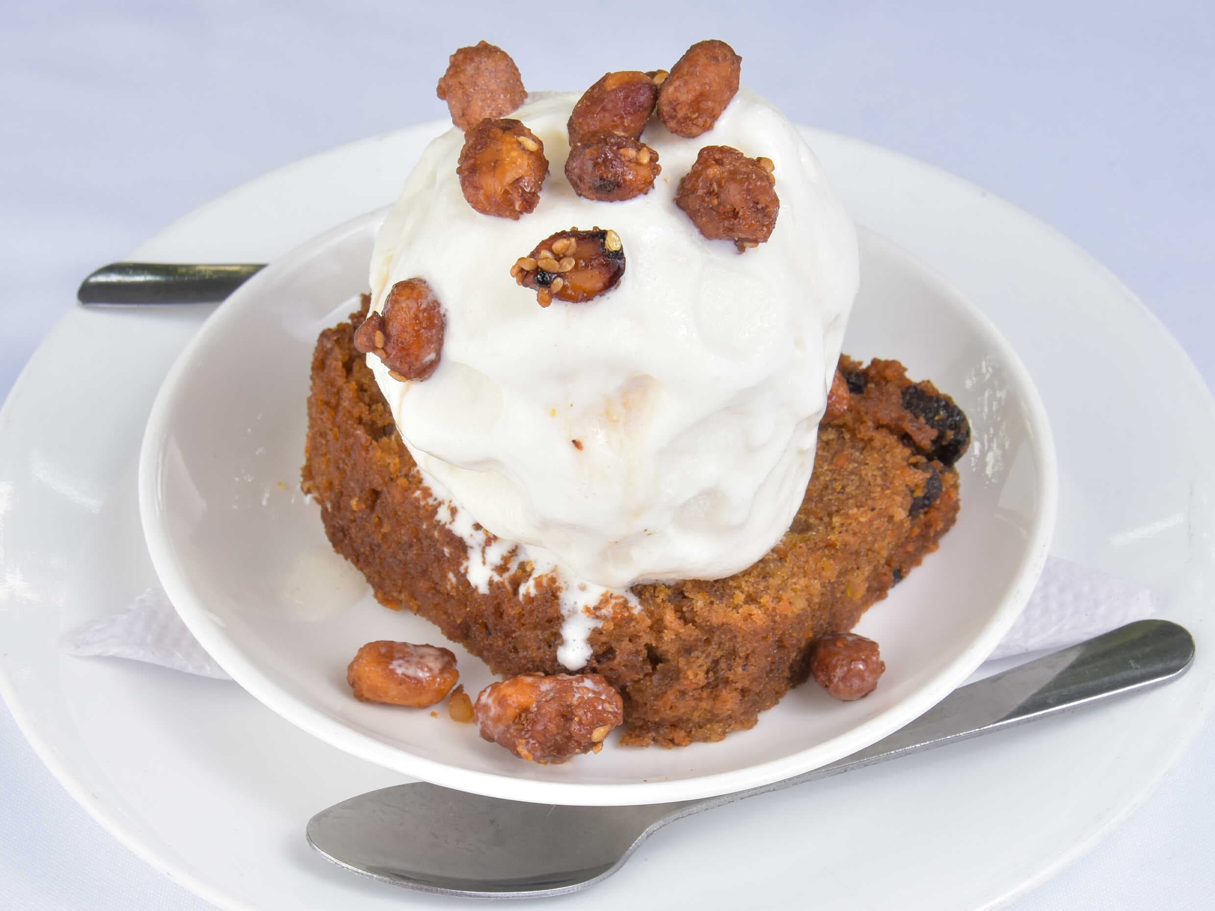 Torta de zanahoria con Helado de Vainilla