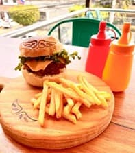 Hamburguesita + Papitas a la Francesa