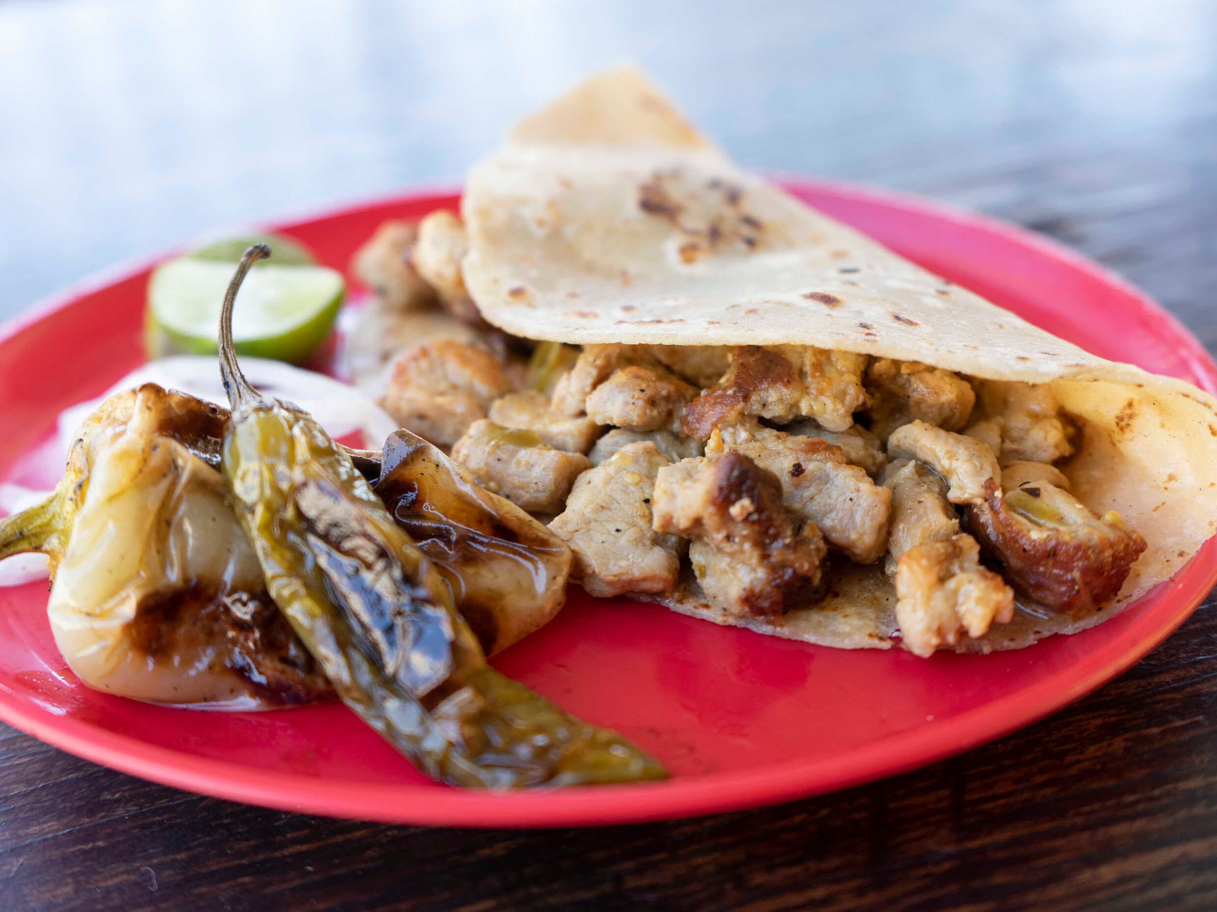 Taco de Pierna en Salsa Verde