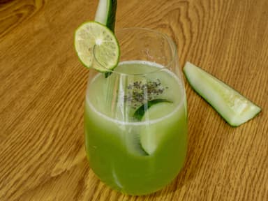 Agua Pepino con Limón y Chía 1/2