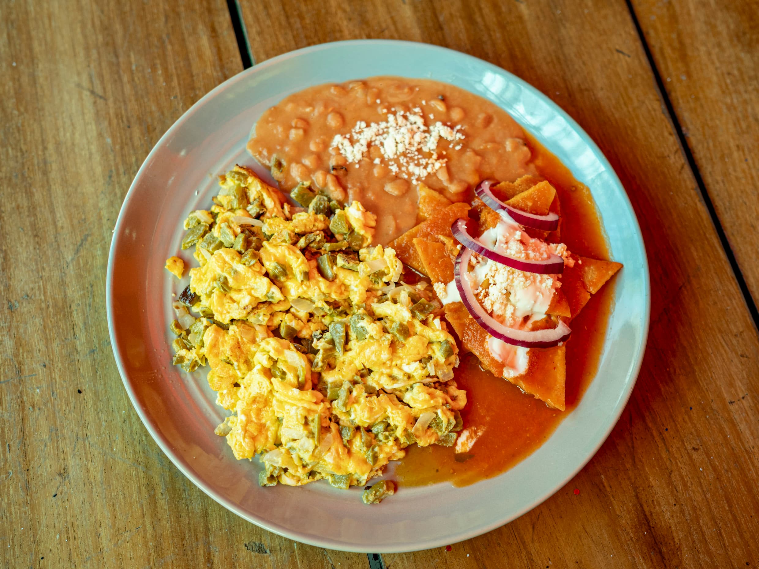 Huevos con nopales