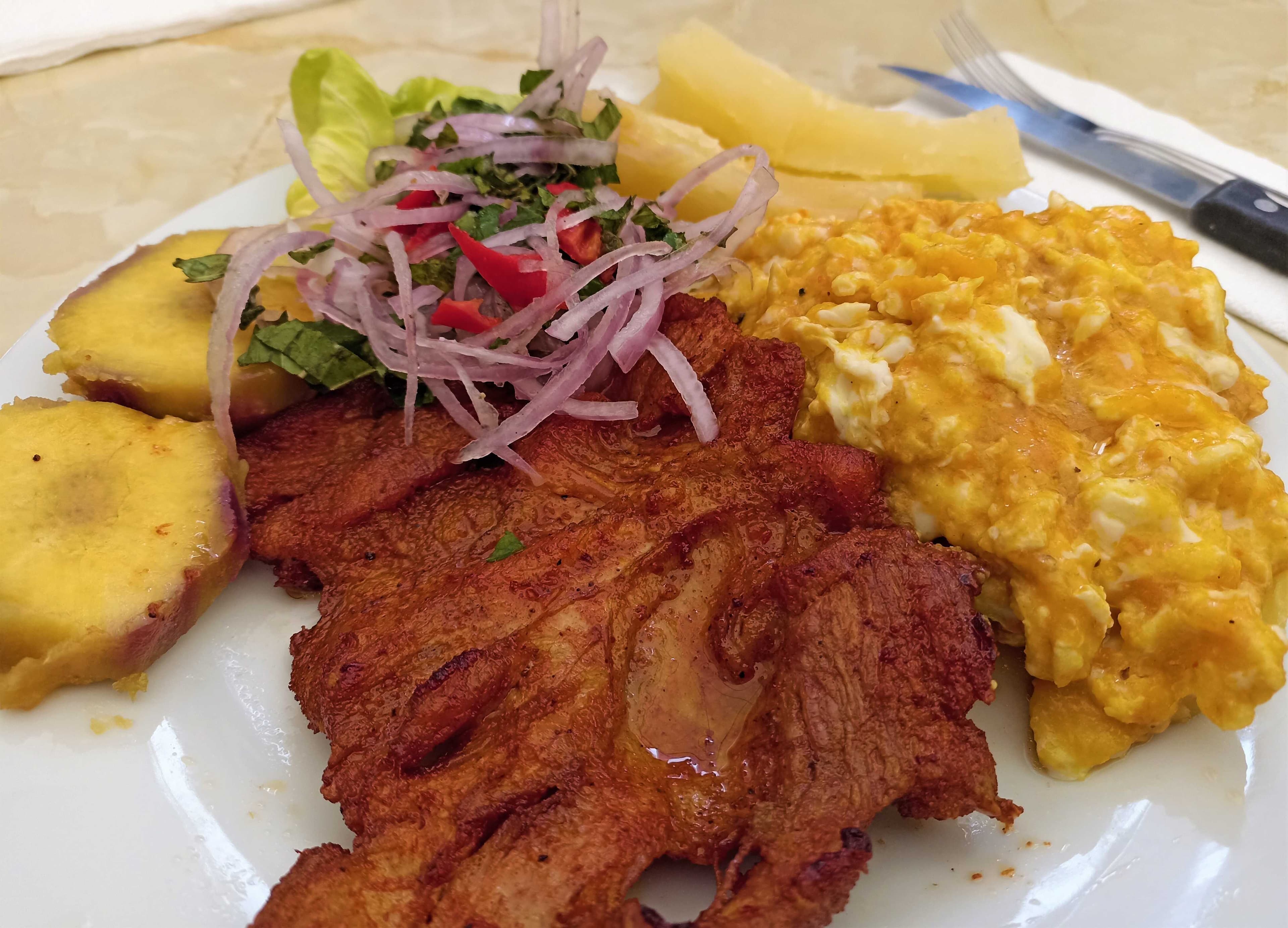 Adobo con Ají de Huevos