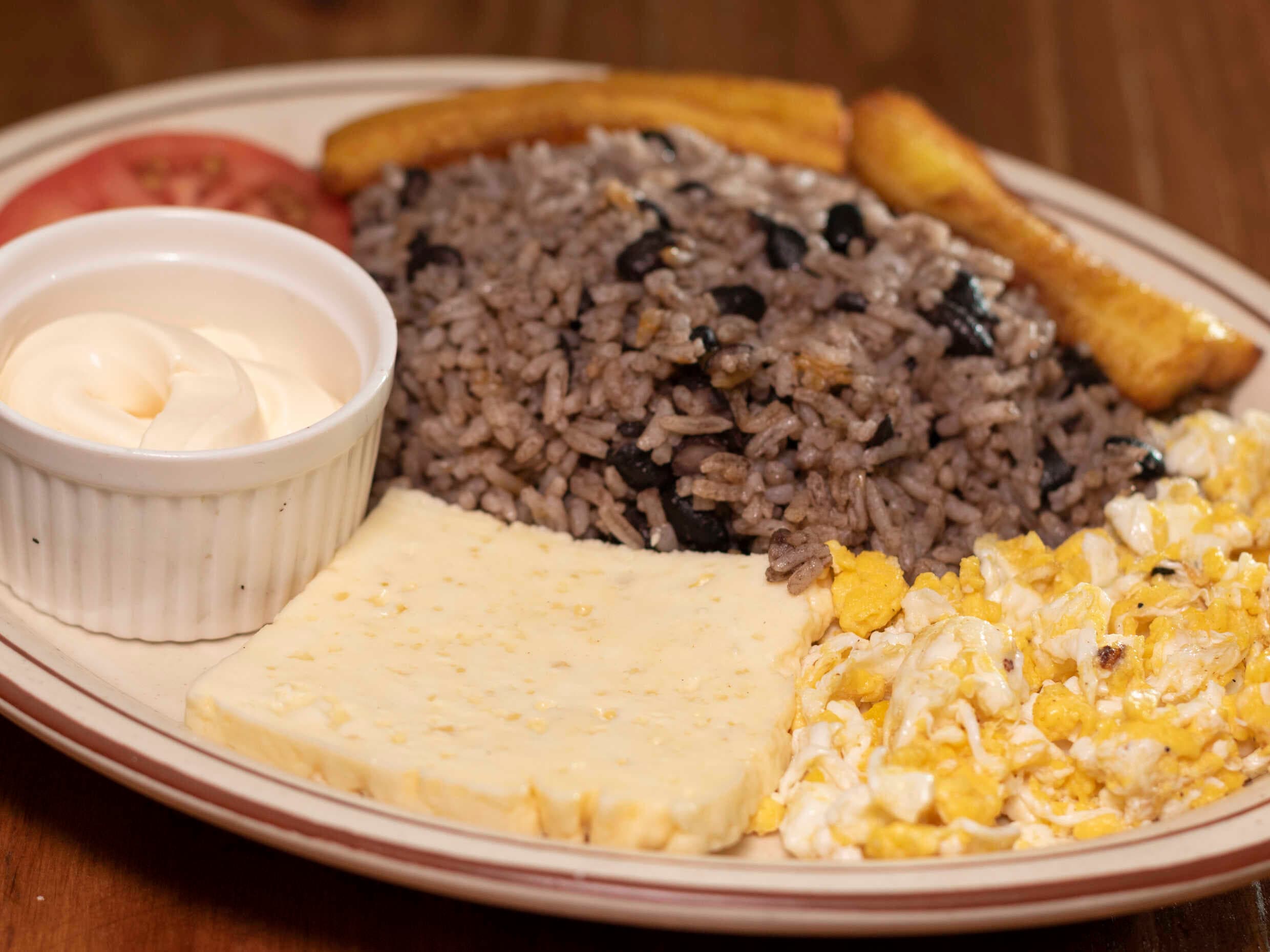 Pinto + Huevo + Queso + Natilla