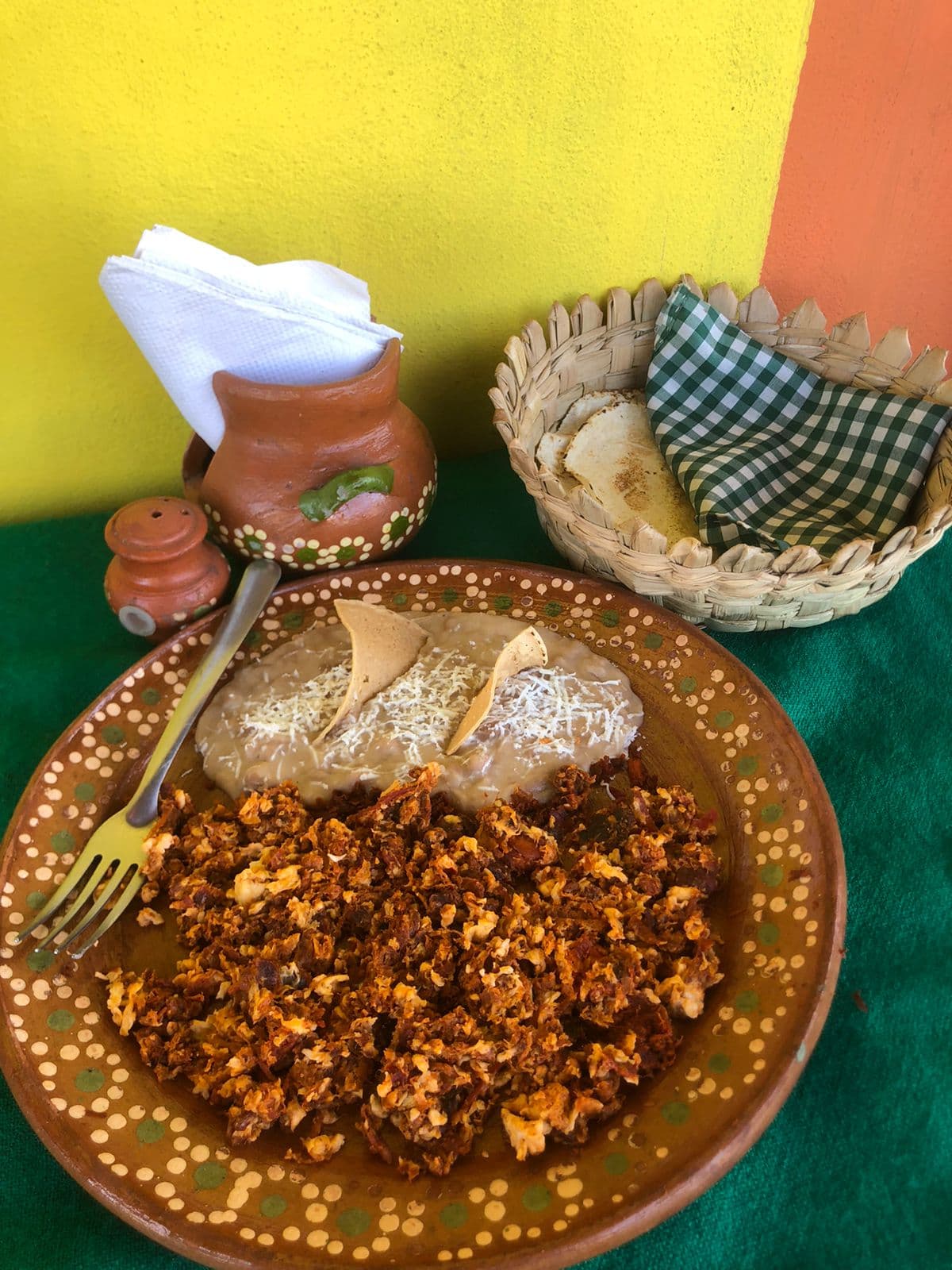 Chilorio con Huevo