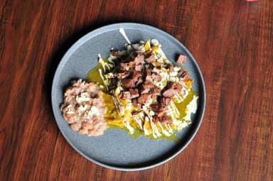 Chilaquiles con Arrachera