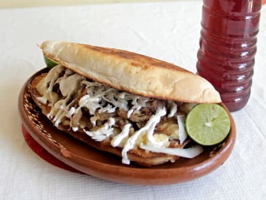 Torta de Carnitas