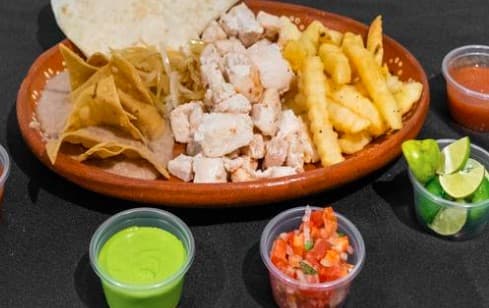 Combo Pollo a la parrilla + papas a la francesa