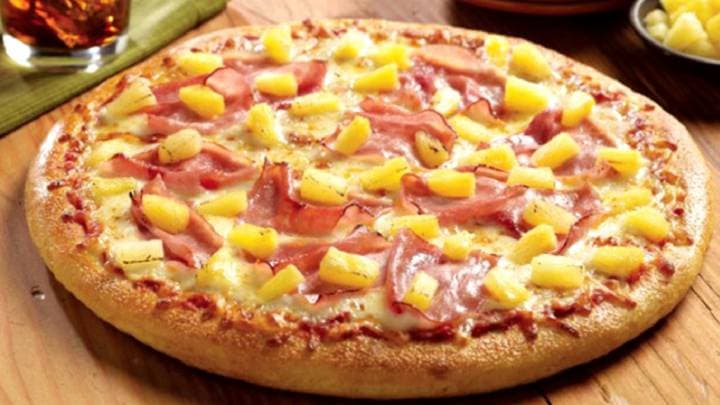 1/2 Jamón y Queso + 1/2 Hawaiana.