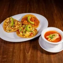 Combo #8 Tres Tostadas Mixtas