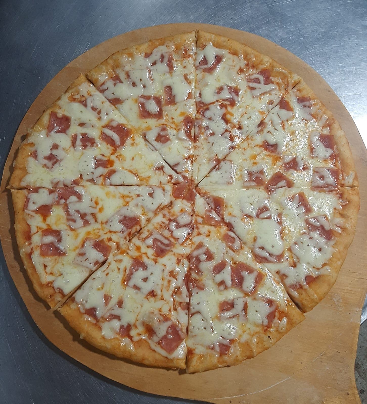 Pizza Jamón y Queso