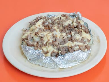 Papa con Chuleta y Queso
