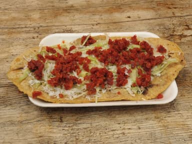 Huarache de Chicharrón