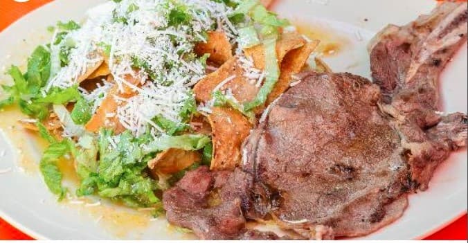 Chilaquiles con costilla