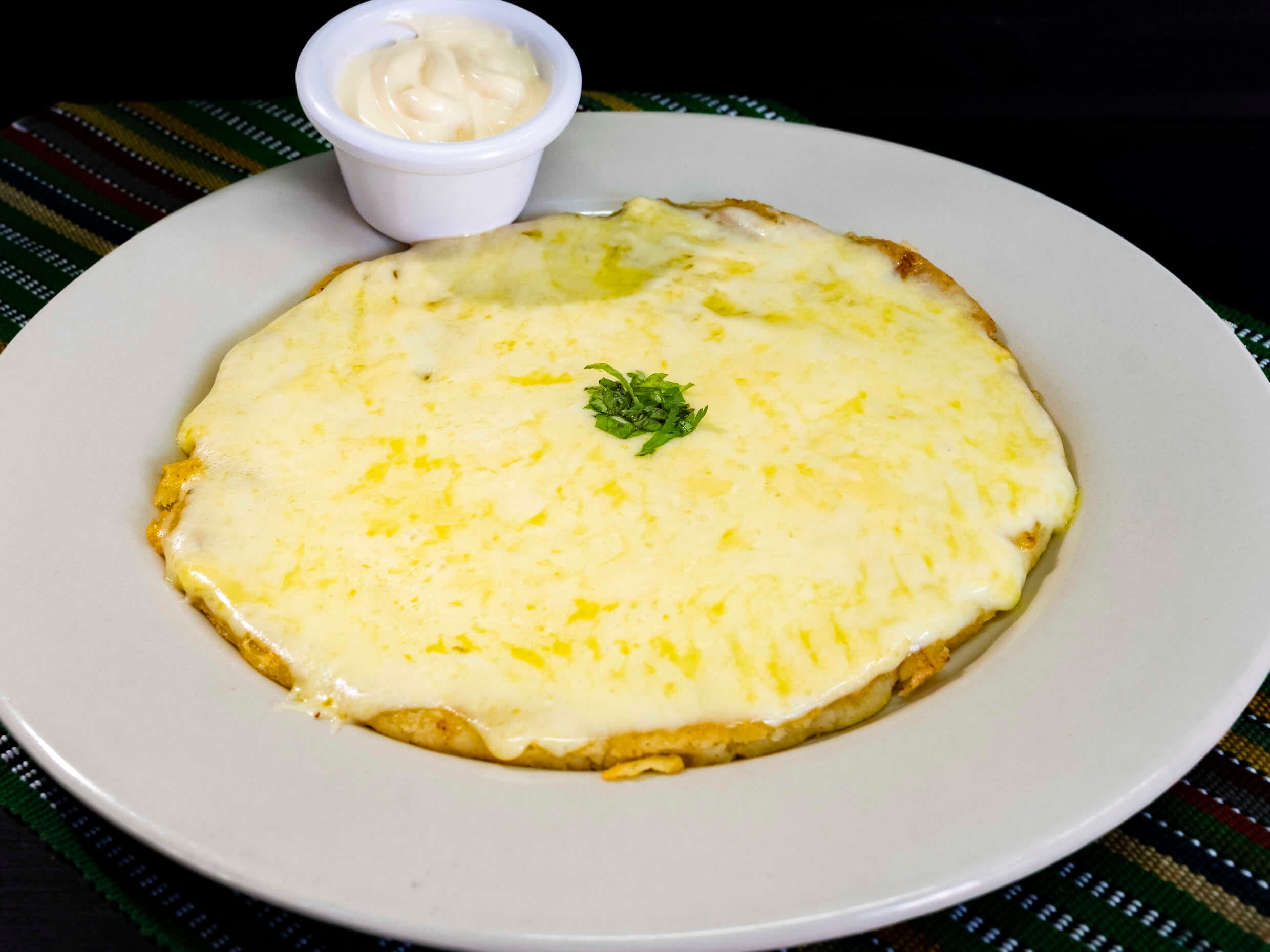 Tortilla con Queso y Natilla